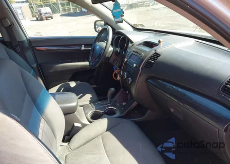 2011 Kia Sorento Lx V6 из США, поврежденный, VIN 5XYKTDA2XBG169589